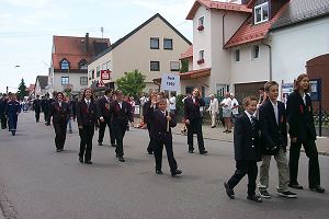 in alten Uniformen