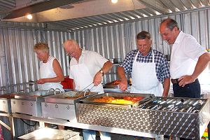 Steaks und rote Würste