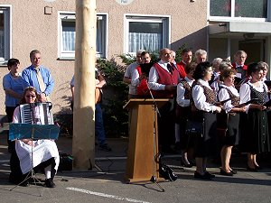 OB Noerenberg und Gattin hören zu